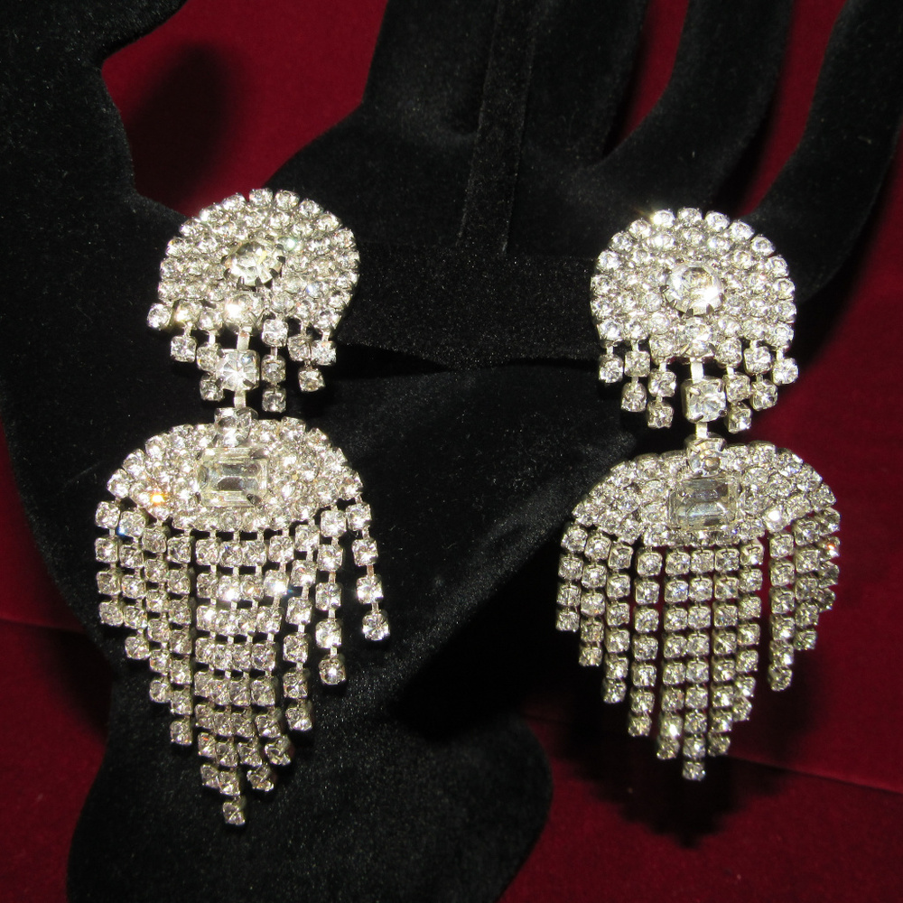 NWT Capri Chandelier Rhinestone Drop Earrings VTG